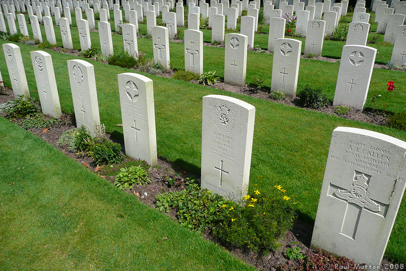 P1000442 Gravestones